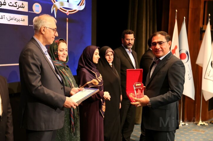 تندیس طلایی چهارمین جایزه مسوولیت اجتماعی و پایداری بنگاه‌های اقتصادی (csr) به فولاد خوزستان رسید