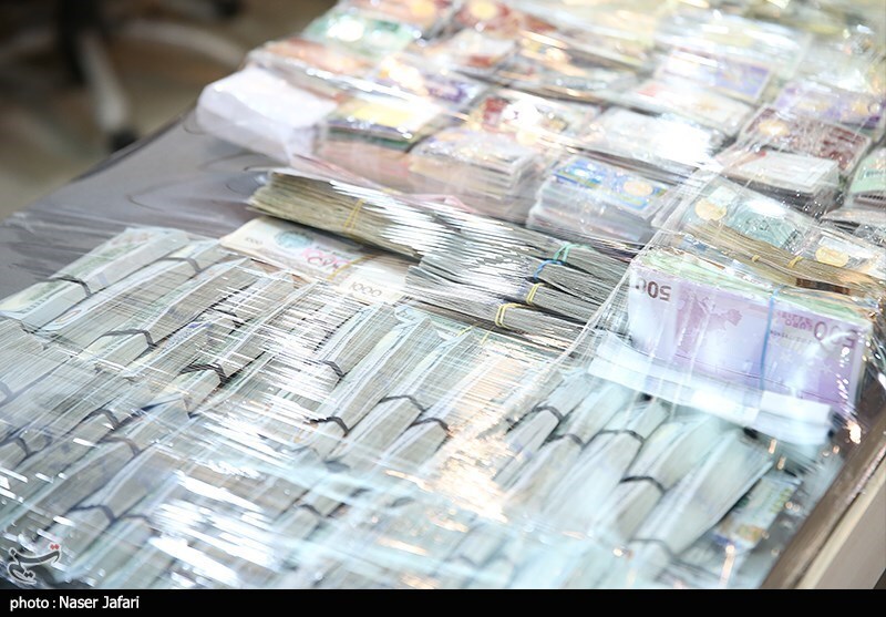۱۳ سارق صندوق امانات بانک ملی دستگیر شدند/ بازداشت برخی سارقان در ترکیه/ اکثر اموال صندوقها بازگردانده شد + فیلم و عکس ۱۳ سارق صندوق امانات بانک ملی دستگیر شدند/ بازداشت برخی سارقان در ترکیه/ اکثر اموال صندوقها بازگردانده شد + فیلم و عکس