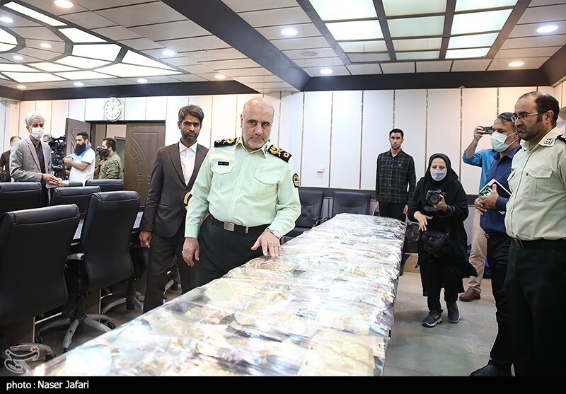 ۱۳ سارق صندوق امانات بانک ملی دستگیر شدند/ بازداشت برخی سارقان در ترکیه/ اکثر اموال صندوقها بازگردانده شد + فیلم و عکس ۱۳ سارق صندوق امانات بانک ملی دستگیر شدند/ بازداشت برخی سارقان در ترکیه/ اکثر اموال صندوقها بازگردانده شد + فیلم و عکس