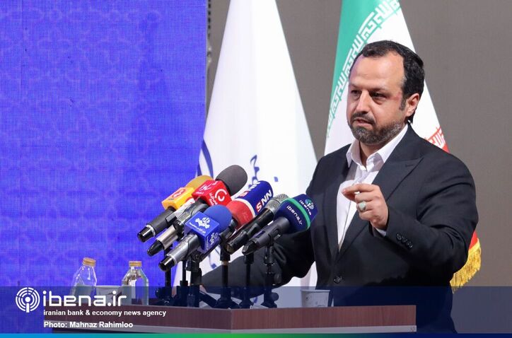 خاندوزی: ارز ۴۲۰۰ تومانی با تصمیم همگرایانه سه قوه حذف شد