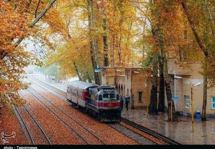کلنگ ساخت ایستگاه راه‌آهن شهرکرد زمین زده شد