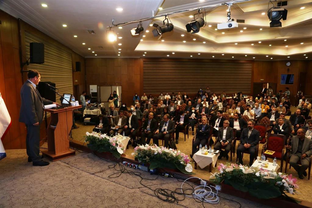 ذوب آهن اصفهان امسال ۴۰۰ هزارتن محصولات با ارزش افزوده بالا تولید میکند ذوب آهن اصفهان امسال ۴۰۰ هزارتن محصولات با ارزش افزوده بالا تولید میکند