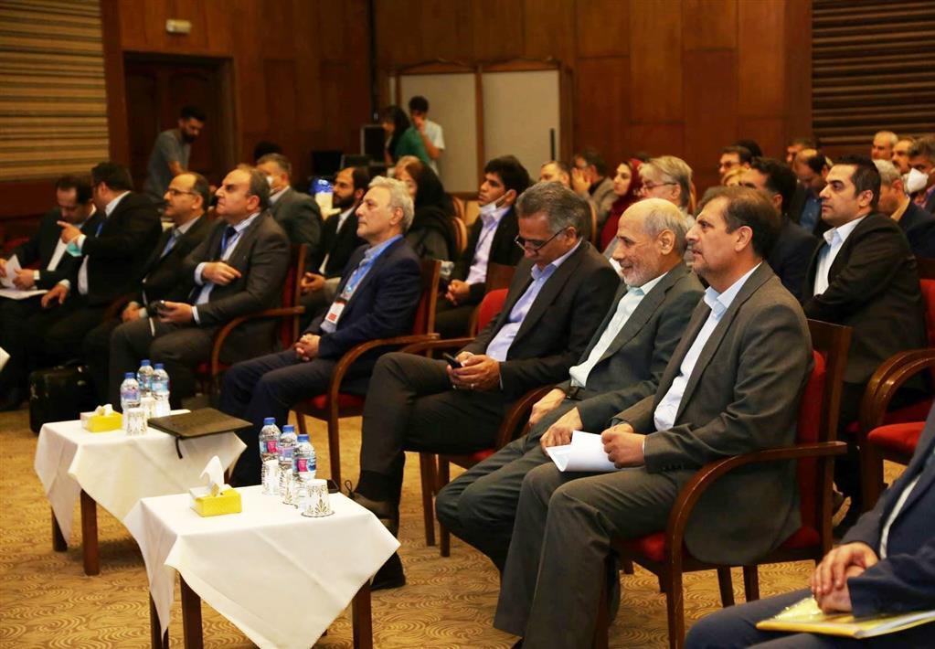 ذوب آهن اصفهان امسال ۴۰۰ هزارتن محصولات با ارزش افزوده بالا تولید میکند ذوب آهن اصفهان امسال ۴۰۰ هزارتن محصولات با ارزش افزوده بالا تولید میکند