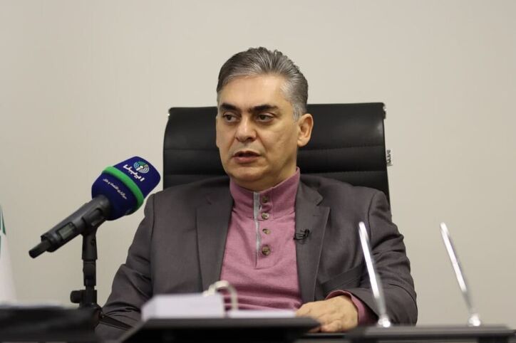 تسهیل رفع تعهد ارزی صادرکنندگان با تصمیم جدید بانک مرکزی/ قیمت دلار کاهش می‌یابد