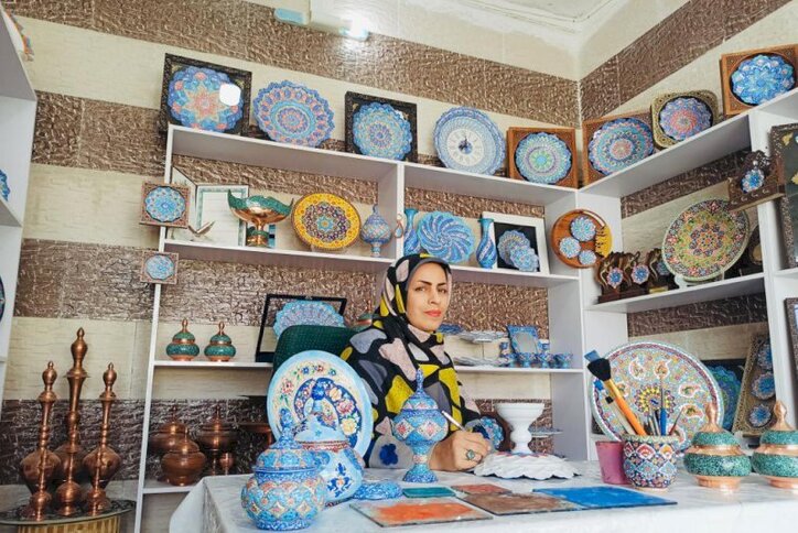 میناکاری، هنرنمایی رنگ‌ها روی ظروف