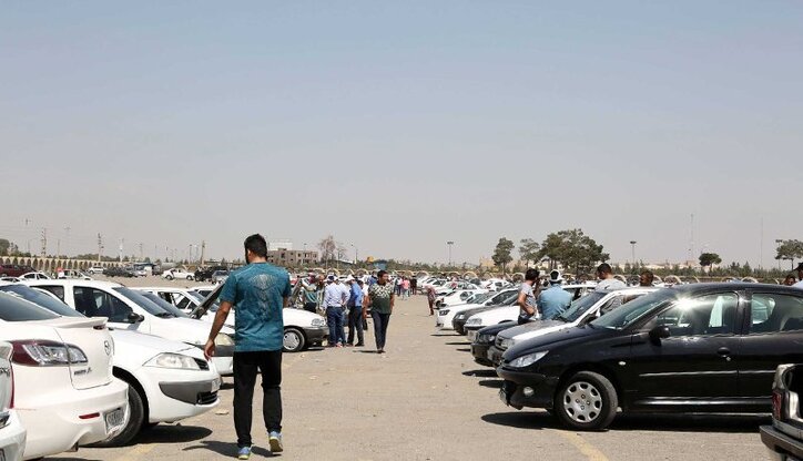 شگرد‌های جدید برای افزایش قیمت خودرو/ فعالان بازار، خودرو را گران می‌کنند؟