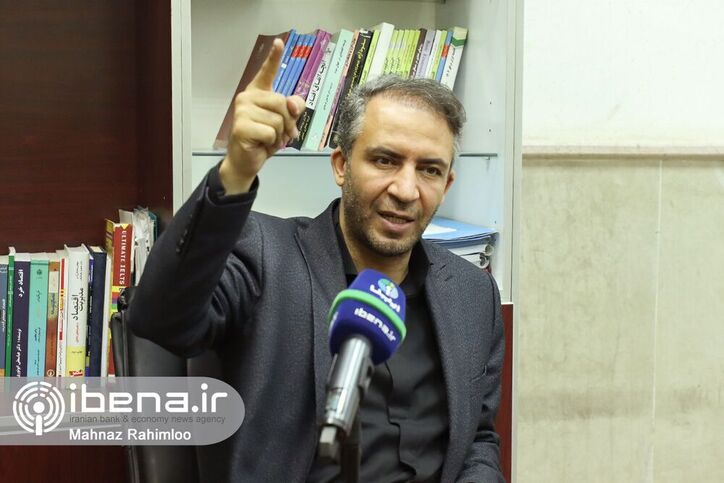 کاهش رشد نقدینگی حاصل تلاش بانک مرکزی برای انضباط بخشی به سیستم بانکی است