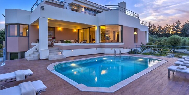 پر شدن استخر لاکچری‌نشین‌های پایتخت از جیب مردم
