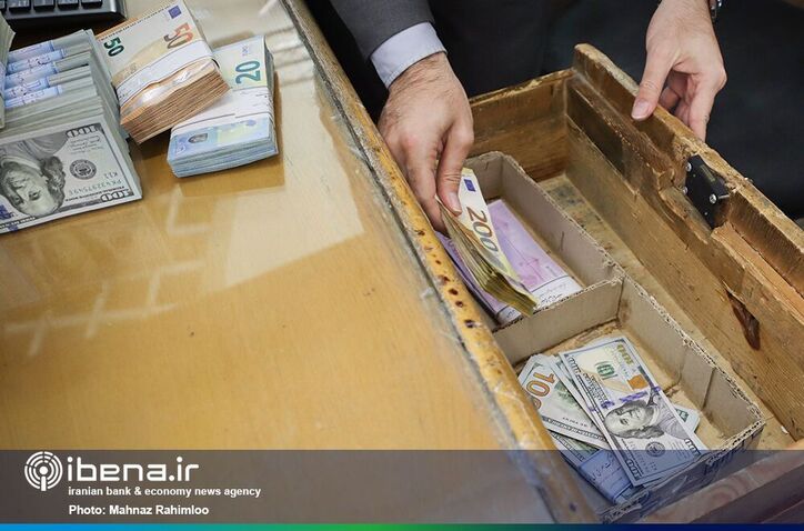 آرامش در بازار ارز؛ تقاضا برای دلار کمتر می‌شود/ لیر، دینار و درهم در راه بازار متشکل ارزی