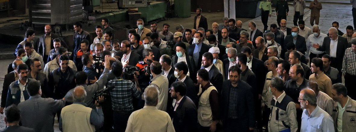 روایتی از «رئیسی، دوستداریم، رئیسی دوستداریم» گفتنهای کارگران هپکو/ فرق میکند چه کسی رئیس جمهور باشد روایتی از «رئیسی، دوستداریم، رئیسی دوستداریم» گفتنهای کارگران هپکو/ فرق میکند چه کسی رئیس جمهور باشد