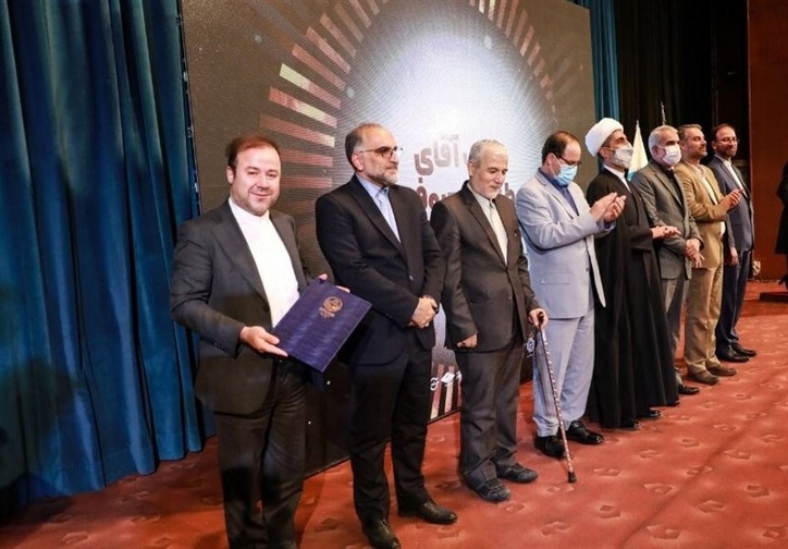 مدیر عامل فولاد هرمزگان چهره شاخص پنجمین همایش ملی ترویج اخلاق حرفه‌ای و مسوولیت‌پذیری اجتماعی دانشگاه تهران شد