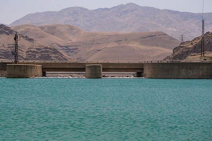 حجم ذخیره سدهای تهران نسبت به تراز نرمال ۴۰ درصد منفی است/شهروندان صرفه‌جویی کنند