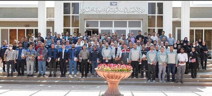 اولین نشست هم‌اندیشی مسوولین اداری شرکت‌های پیمانکار فولاد مبارکه برگزار شد