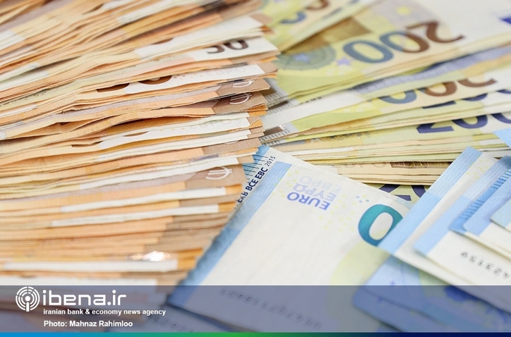 قیمت یورو در بازار توافقی کاهش یافت