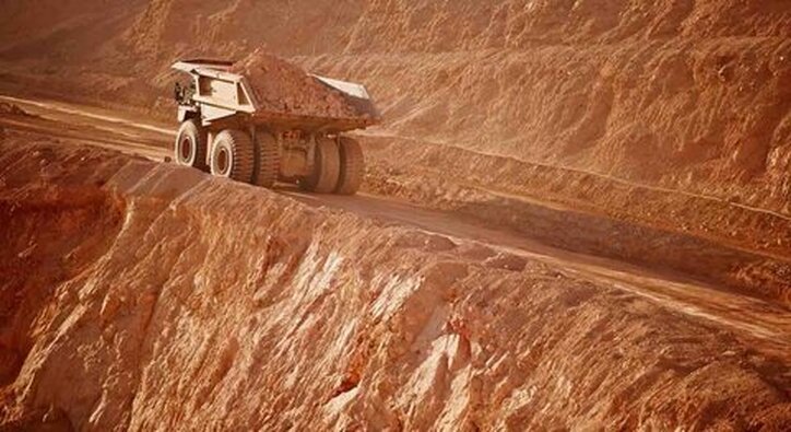 آوار فرسودگی ماشین آلات بر سر معادن