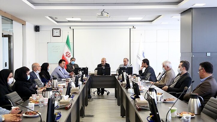 انقلاب صنعتی چهارم، می‌تواند چالش غیررقابتی بودن تولید کالا در صنعت ایران را مرتفع کند