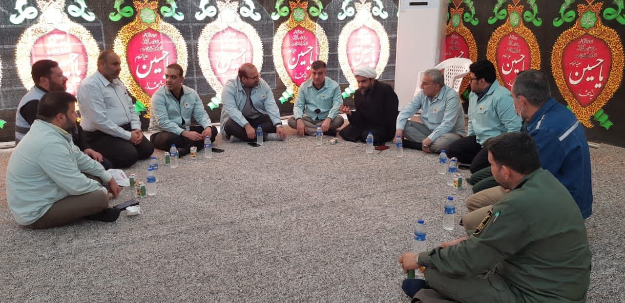 موکب فولاد خوزستان در زمینی به مساحت ۲ هزار مترمربع در قالب دو محل اسکان برای برادران و خواهران به تعداد ۵۰۰ نفر در شبانه روز و ظرفیت ۶۵ سرویس بهداشتی و حمام، فراهم شده است موکب فولاد خوزستان در زمینی به مساحت ۲ هزار مترمربع در قالب دو محل اسکان برای برادران و خواهران به تعداد ۵۰۰ نفر در شبانه روز و ظرفیت ۶۵ سرویس بهداشتی و حمام، فراهم شده است