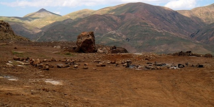 درخواست جوانان روستای «آق‌دره وسط» برای کار در معدن سنگ