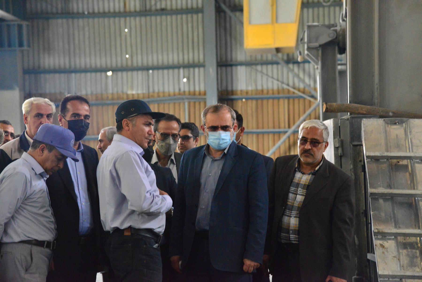 بازدید استاندار مرکزی از شرکتهای ایرالکو و کربن صنعت امیرکبیر/ استانداری برای پیشبرد برنامههای شرکت آلومینیوم ایران از هیچ مساعدتی دریغ نخواهد کرد/ از تمامی مدیران ذیربط میخواهیم که توافقات صورت گرفته در خصوص بهره برداری از شرکت کربن صنعت امیرکبیر هر چه سریعتر عملیاتی شود + گزارش تصویری بازدید استاندار مرکزی از شرکتهای ایرالکو و کربن صنعت امیرکبیر/ استانداری برای پیشبرد برنامههای شرکت آلومینیوم ایران از هیچ مساعدتی دریغ نخواهد کرد/ از تمامی مدیران ذیربط میخواهیم که توافقات صورت گرفته در خصوص بهره برداری از شرکت کربن صنعت امیرکبیر هر چه سریعتر عملیاتی شود + گزارش تصویری