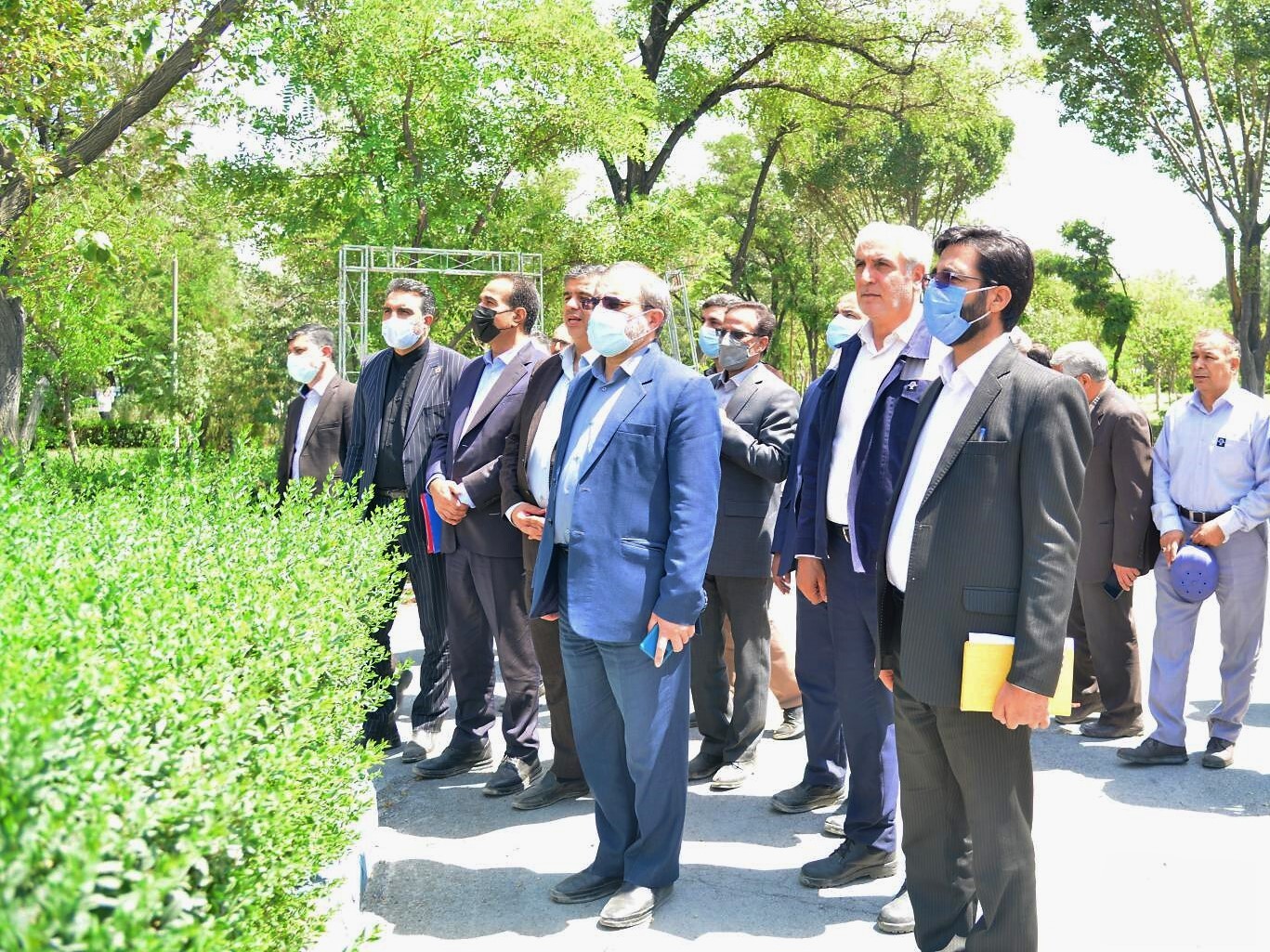 بازدید استاندار مرکزی از شرکتهای ایرالکو و کربن صنعت امیرکبیر/ استانداری برای پیشبرد برنامههای شرکت آلومینیوم ایران از هیچ مساعدتی دریغ نخواهد کرد/ از تمامی مدیران ذیربط میخواهیم که توافقات صورت گرفته در خصوص بهره برداری از شرکت کربن صنعت امیرکبیر هر چه سریعتر عملیاتی شود + گزارش تصویری بازدید استاندار مرکزی از شرکتهای ایرالکو و کربن صنعت امیرکبیر/ استانداری برای پیشبرد برنامههای شرکت آلومینیوم ایران از هیچ مساعدتی دریغ نخواهد کرد/ از تمامی مدیران ذیربط میخواهیم که توافقات صورت گرفته در خصوص بهره برداری از شرکت کربن صنعت امیرکبیر هر چه سریعتر عملیاتی شود + گزارش تصویری