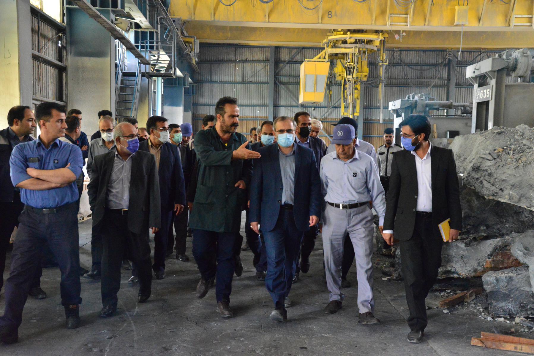 بازدید استاندار مرکزی از شرکتهای ایرالکو و کربن صنعت امیرکبیر/ استانداری برای پیشبرد برنامههای شرکت آلومینیوم ایران از هیچ مساعدتی دریغ نخواهد کرد/ از تمامی مدیران ذیربط میخواهیم که توافقات صورت گرفته در خصوص بهره برداری از شرکت کربن صنعت امیرکبیر هر چه سریعتر عملیاتی شود + گزارش تصویری بازدید استاندار مرکزی از شرکتهای ایرالکو و کربن صنعت امیرکبیر/ استانداری برای پیشبرد برنامههای شرکت آلومینیوم ایران از هیچ مساعدتی دریغ نخواهد کرد/ از تمامی مدیران ذیربط میخواهیم که توافقات صورت گرفته در خصوص بهره برداری از شرکت کربن صنعت امیرکبیر هر چه سریعتر عملیاتی شود + گزارش تصویری