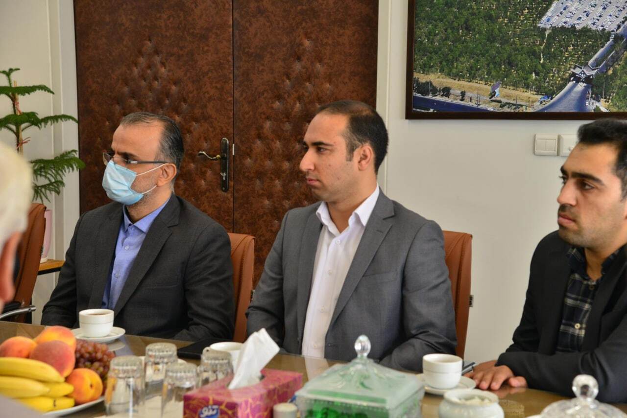 بازدید نمایندگان سازمان بورس از خطوط تولید شرکت آلومینیوم ایران بازدید نمایندگان سازمان بورس از خطوط تولید شرکت آلومینیوم ایران