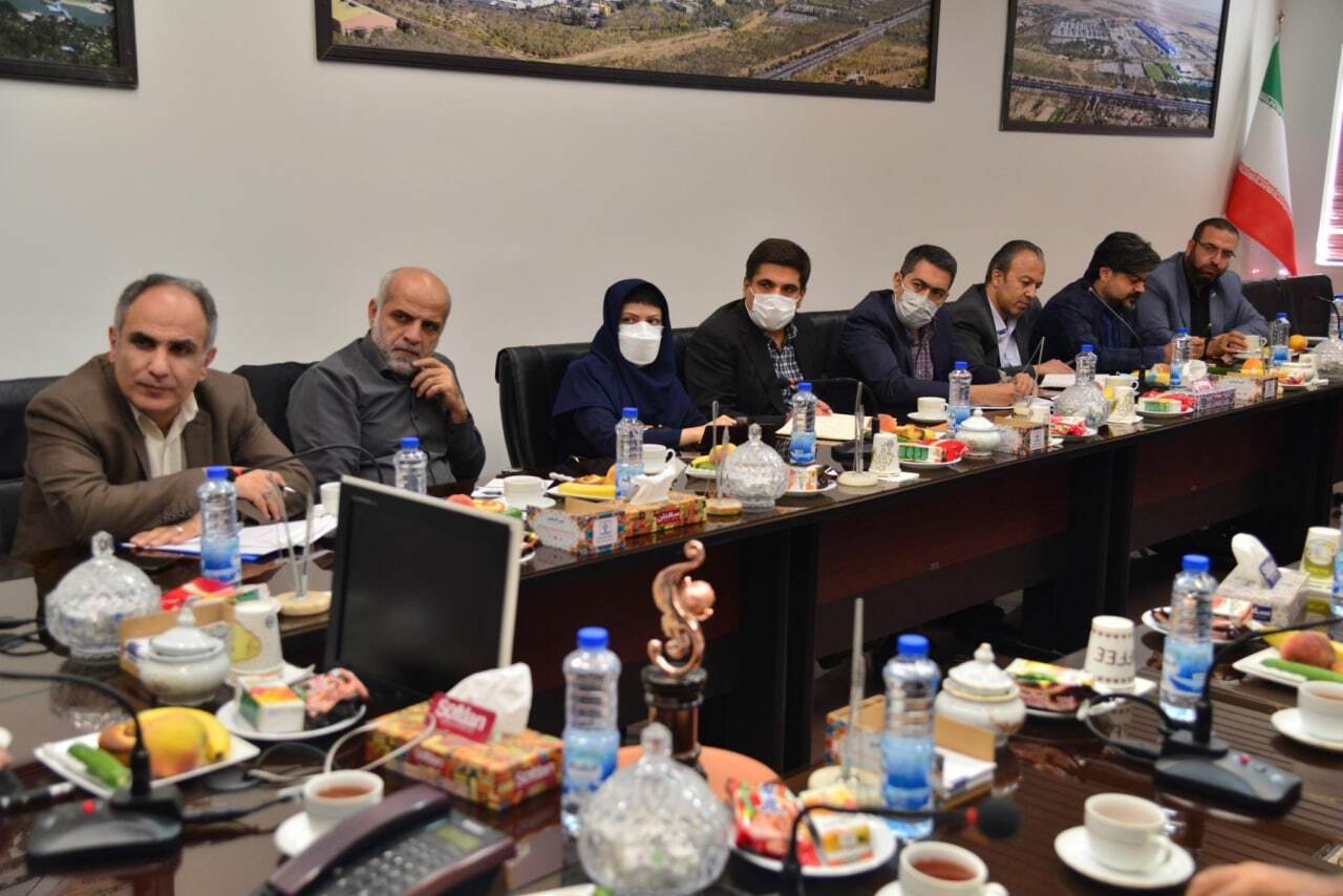بازدید معاونین و استادان واحد علوم و تحقیقات دانشگاه آزاد اسلامی از شرکت آلومینیوم ایران بازدید معاونین و استادان واحد علوم و تحقیقات دانشگاه آزاد اسلامی از شرکت آلومینیوم ایران