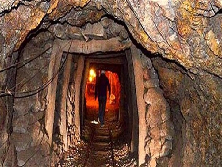 رشتخوار قابلت تبدیل‌شدن به منطقه صنعتی و معدنی را دارد/ بهره‌مندی رشتخوار از ۲۱ محدوده معدنی