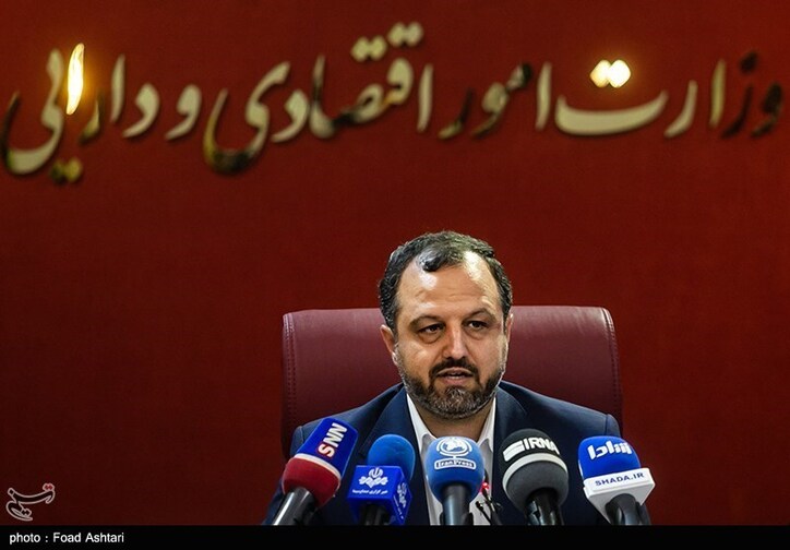 تدوین سند مشترک ۲ وزارتخانه برای واگذاری خودروساز‌ها