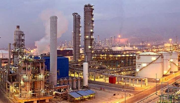 پتروشیمی‌های متانول ساز در آستانه نابودی/ ارز کشور در آتش غفلت می‌سوزد