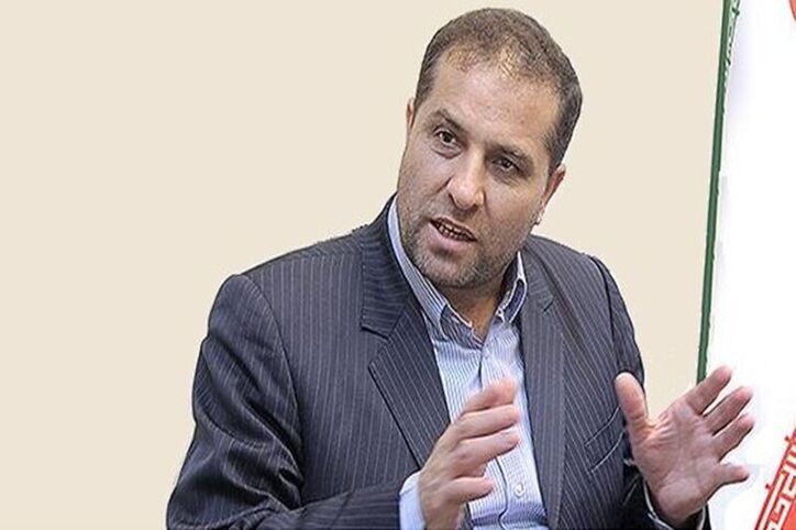 عملکرد وزیر صمت در ساماندهی بازار خودرو قابل تقدیر است/ تلنگر به دولت هدف استیضاح فاطمی‌امین