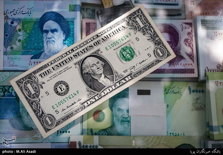 دلار هنوز با قیمت واقعی خود فاصله دارد/ دلار ۴۰ هزار تومانی تا پایان سال طبیعی