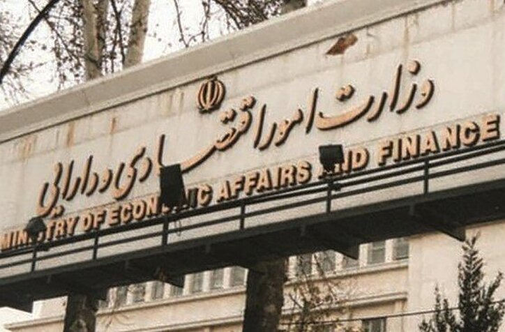وزارت اقتصاد: دولت حمایت راهبردی از بورس را دنبال می‌کند نه رشد دستوری