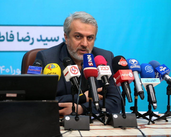 فاطمی امین در تنظیم بازار فولاد، سیمان و خودرو عملکرد مثبتی داشته است