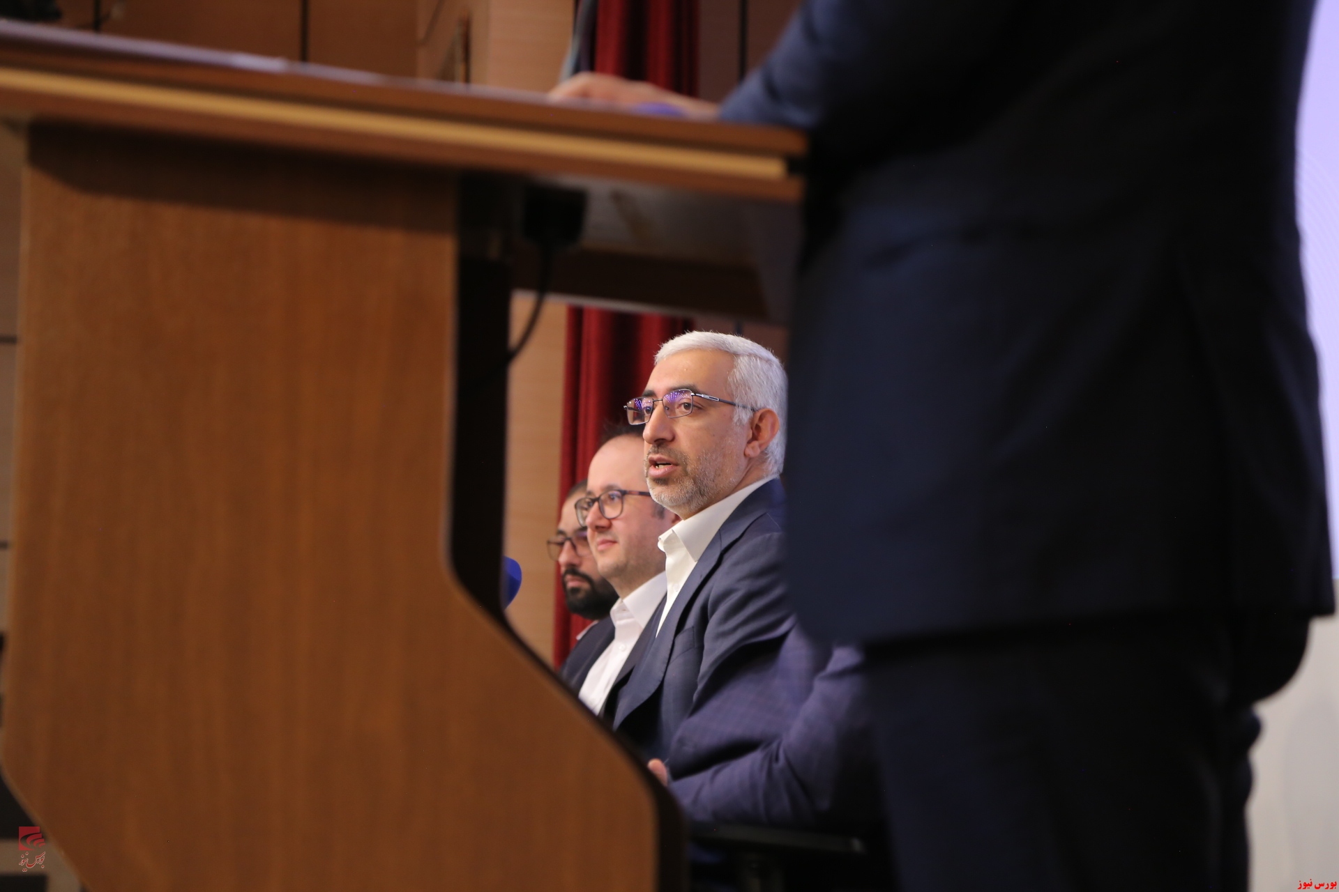 در کوتاه مدت نمیتوان ترکیب بازار سرمایه را عوض کرد، اما برنامه داریم در کوتاه مدت نمیتوان ترکیب بازار سرمایه را عوض کرد، اما برنامه داریم