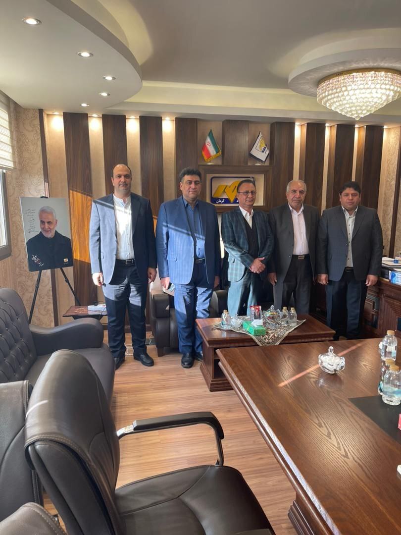 امضای قرارداد مشارکت و سرمایهگذاری در تولید بین شرکتهای صنایع فولاد خورشید راسا و صنایع فولاد مشیز بردسیر امضای قرارداد مشارکت و سرمایهگذاری در تولید بین شرکتهای صنایع فولاد خورشید راسا و صنایع فولاد مشیز بردسیر