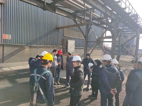 دیدار صمیمی مدیران سیمیدکو با کارکنان و کارگران کارخانه کنسانتره سازی