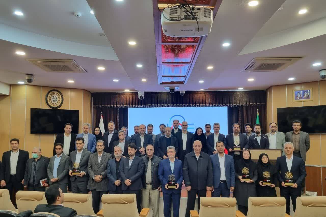 گهرزمین لوح «سطح امتیاز عالی تک ستاره در عملکرد مدیریت HSE» را دریافت کرد گهرزمین لوح «سطح امتیاز عالی تک ستاره در عملکرد مدیریت HSE» را دریافت کرد