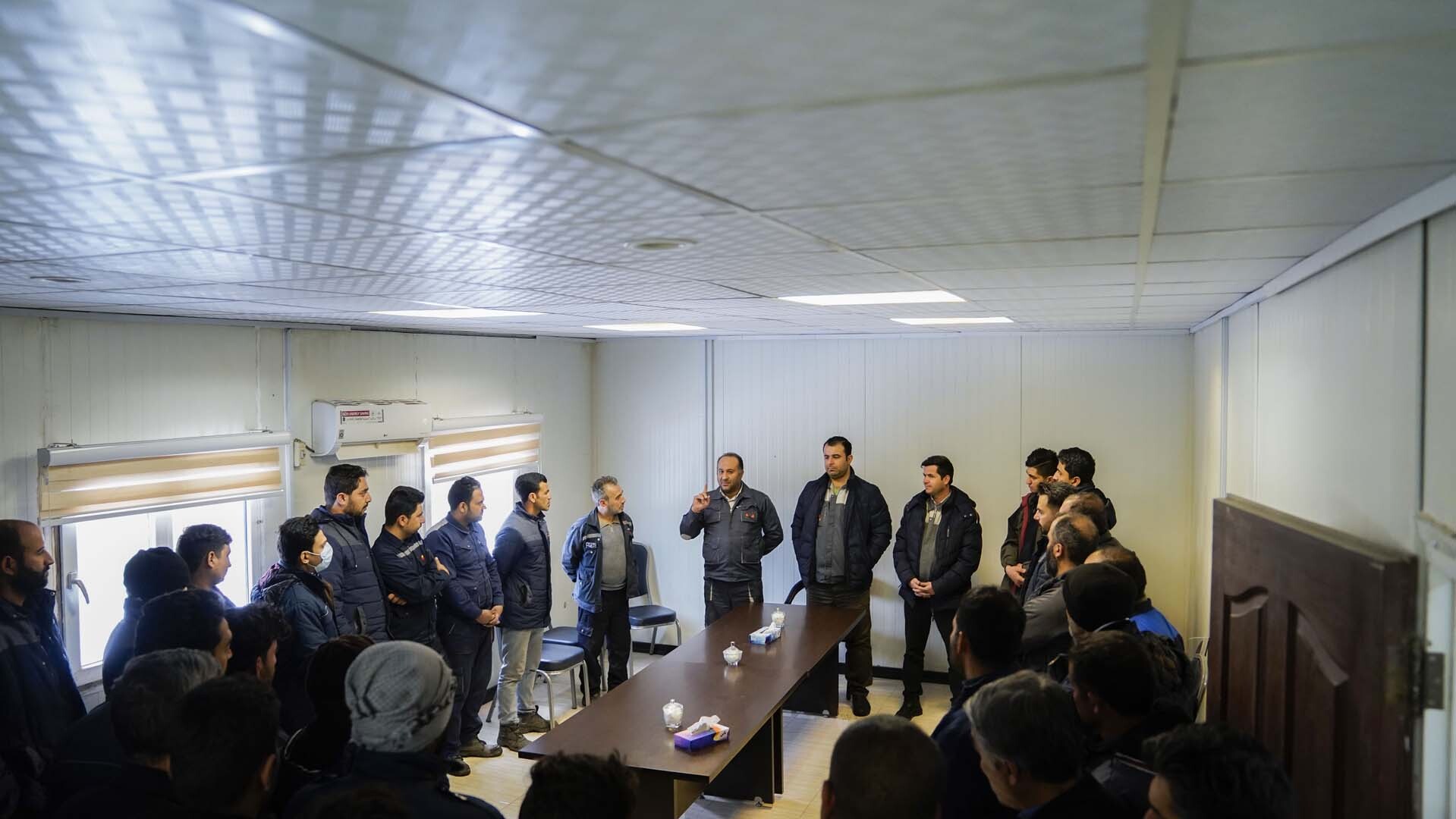 دیدار صمیمی مدیران سیمیدکو با کارگران و کارکنان کارخانه سنگ شکن دیدار صمیمی مدیران سیمیدکو با کارگران و کارکنان کارخانه سنگ شکن