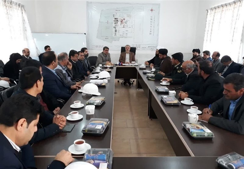 وزیر صنعت: معادن وزیر صنعت: معادن