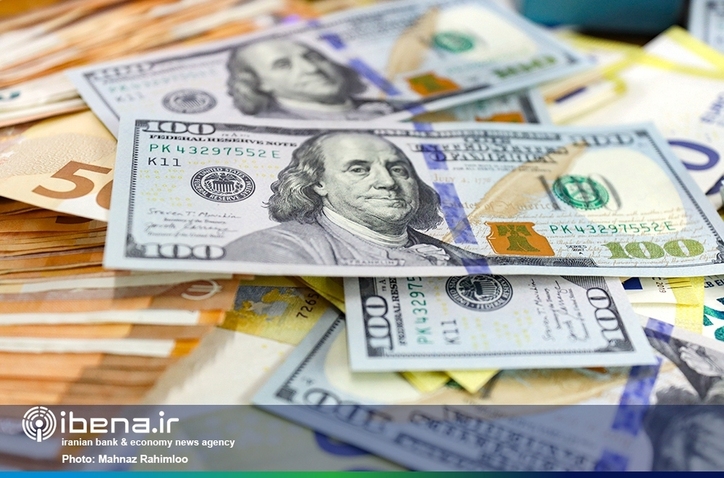 شروع معاملات توافقی ارز با کاهش قیمت دلار و یورو