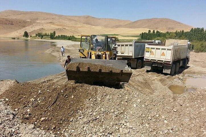 هیات کارشناسی بر صدور مجوز برداشت شن و ماسه گلستان نظارت می‌کند