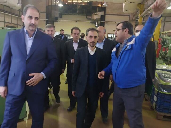 معاون اقتصادی استاندار از واحد صنعتی در حال احداث فولاد مانیان بازدید کرد