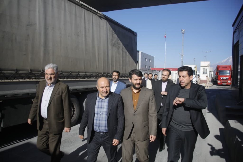مشاور رئیس جمهور سفر خود به منطقه آزاد ماکو را با بازدید از گمرک بازرگان به پایان رساند
