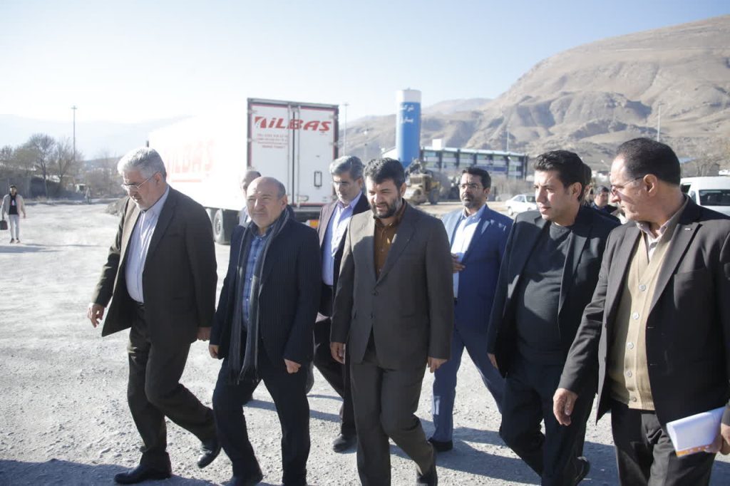 مشاور رئیس جمهور سفر خود به منطقه آزاد ماکو را با بازدید از گمرک بازرگان به پایان رساند
