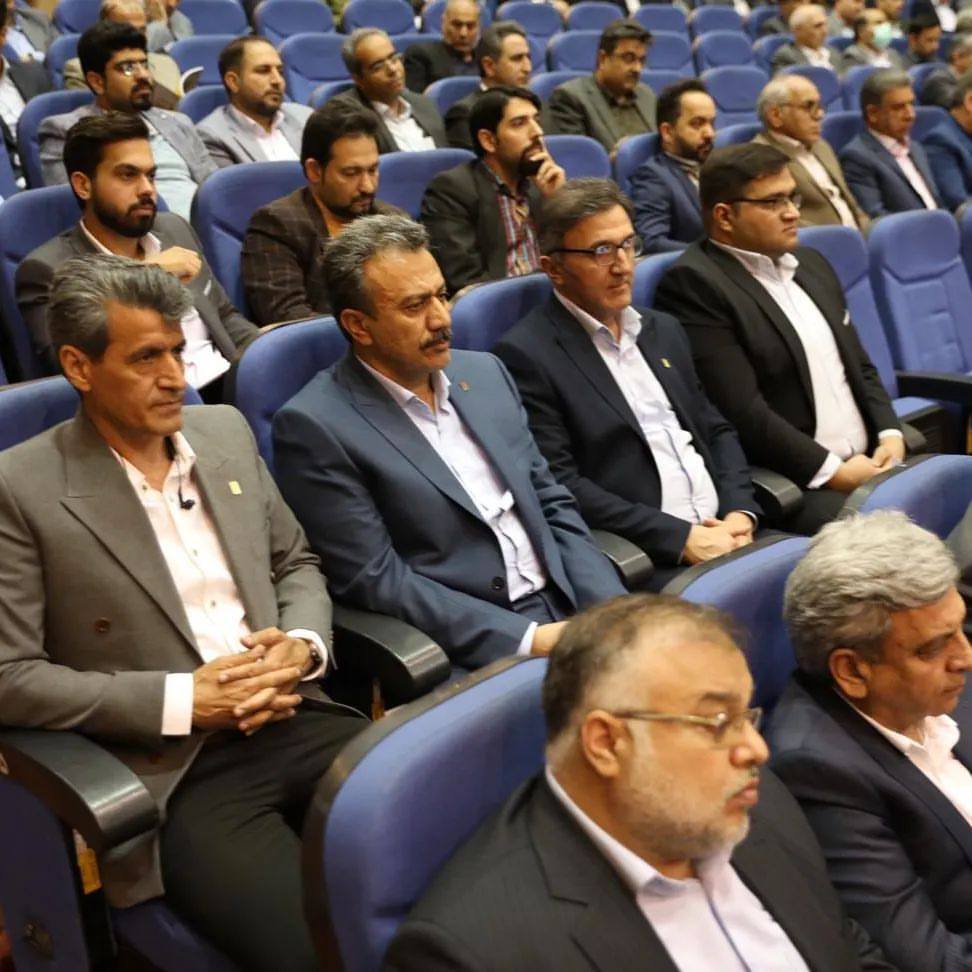 تجلیل از فولاد خراسان به عنوان صادرکننده برتر خراسان رضوی تجلیل از فولاد خراسان به عنوان صادرکننده برتر خراسان رضوی