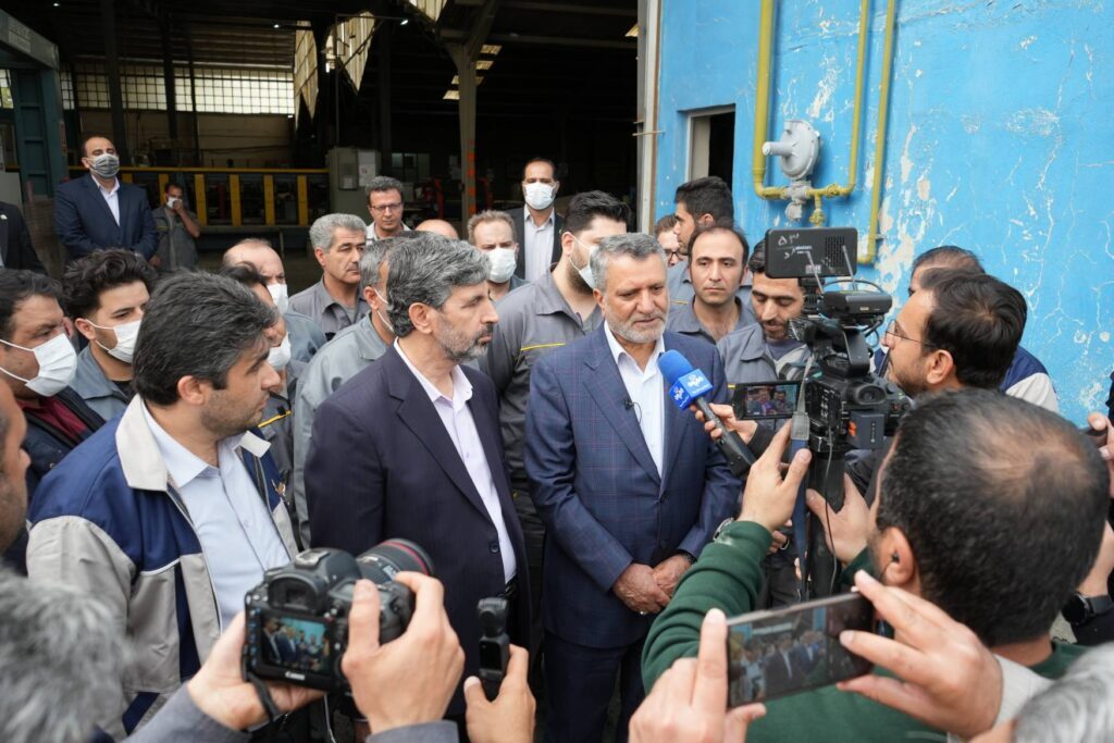 بازدید وزیر تعاون، کار و رفاه اجتماعی از کارخانه کاشی سعدی بازدید وزیر تعاون، کار و رفاه اجتماعی از کارخانه کاشی سعدی