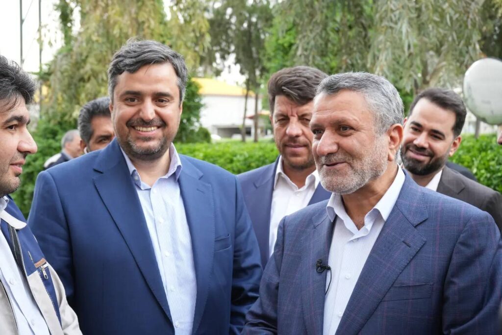بازدید وزیر تعاون، کار و رفاه اجتماعی از کارخانه کاشی سعدی بازدید وزیر تعاون، کار و رفاه اجتماعی از کارخانه کاشی سعدی