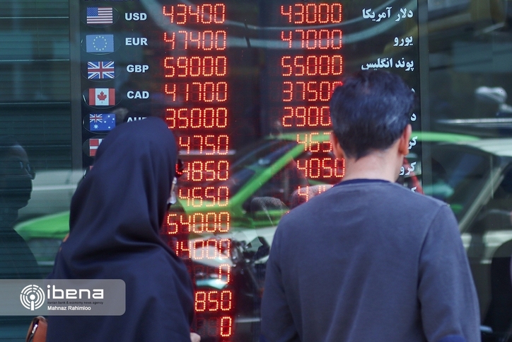 قیمت دلار به کانال پایین‌تر رفت