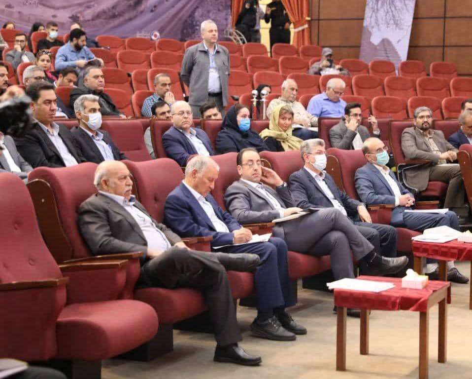 تقسیم ۴۰۰۰ ریال سود به ازاء هر سهم/ سهامداران «کگهر» دست پر از مجمع برگشتند تقسیم ۴۰۰۰ ریال سود به ازاء هر سهم/ سهامداران «کگهر» دست پر از مجمع برگشتند